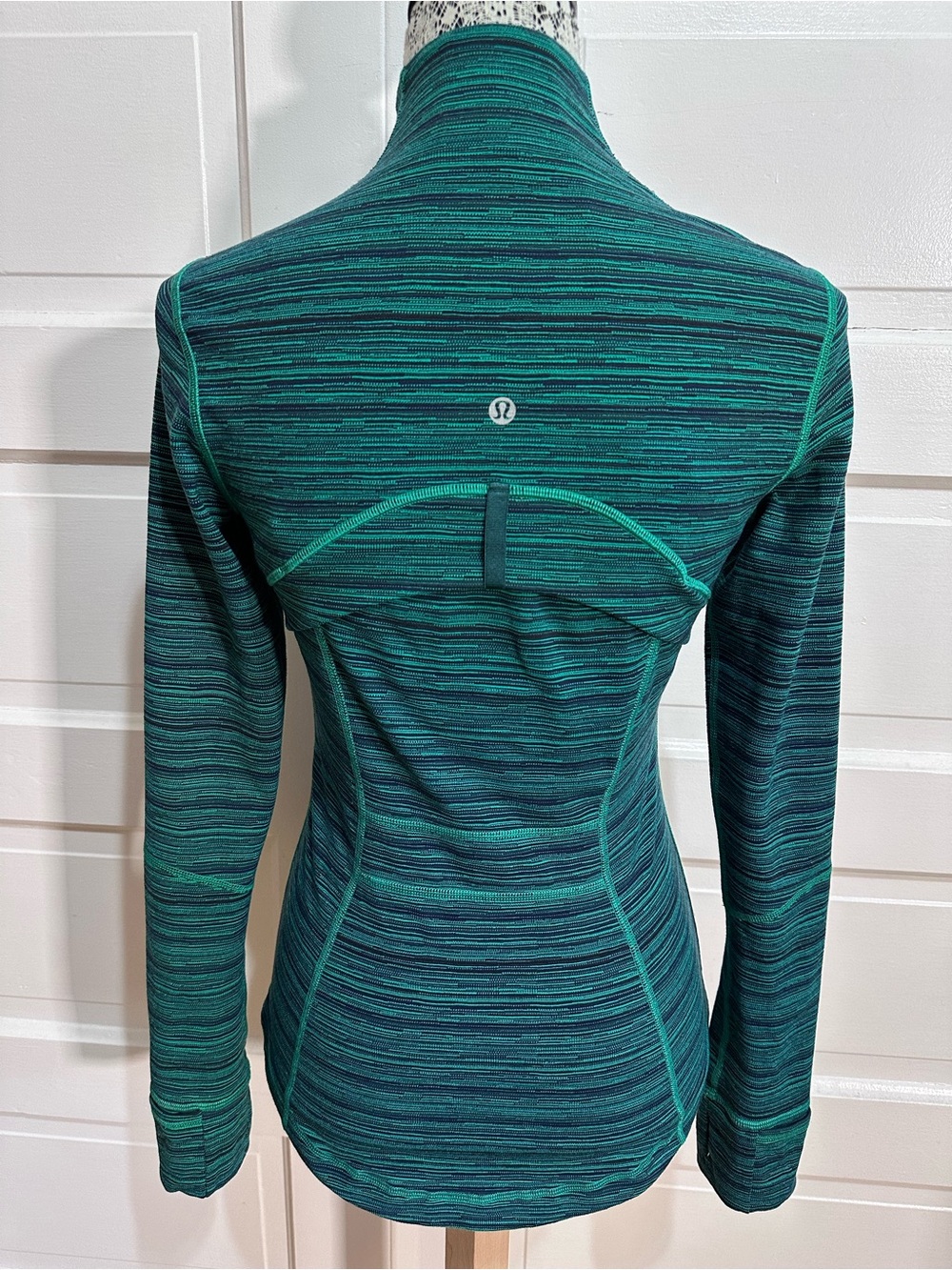 Lululemon Define Jacket Size 6 Cyber Jungle Green Hero Blue Flattering Fit $128 - Picture 4 of 6